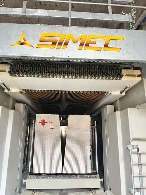 Dettaglio delle lastre prodotte da un telaio SIMEC SFERA